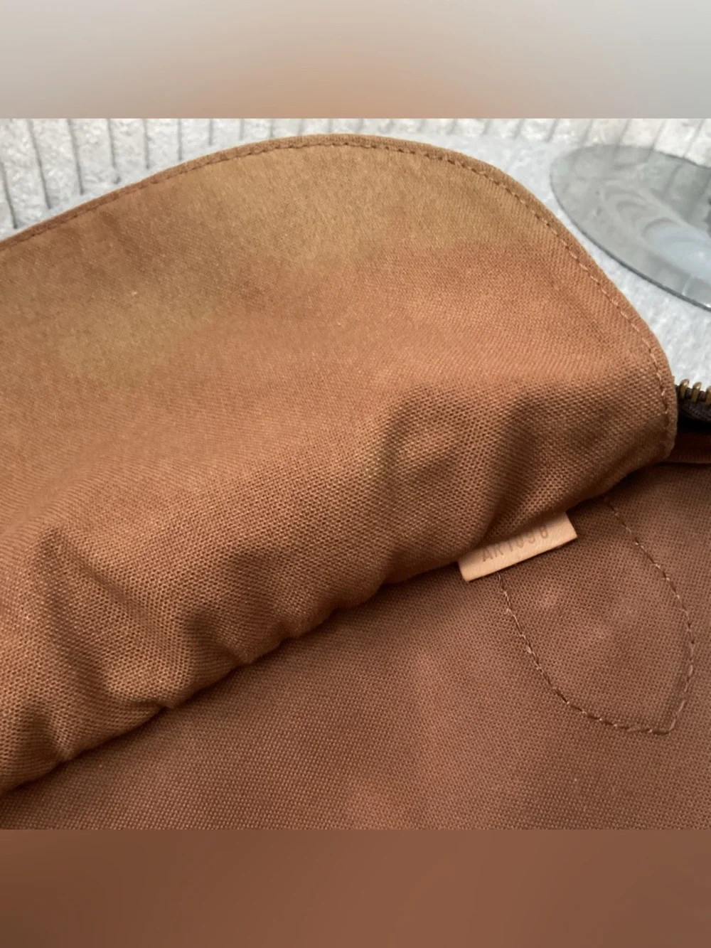 Louis Vuitton Bags - Picture 14 of 14